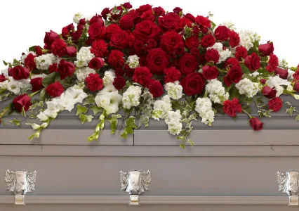 Aranjament – Trandafiri, Garoafe, Mathiola, Iedera