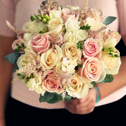 Buchet Crem si Roz de poveste