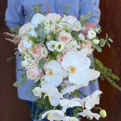 Buchet mireasa tip cascada