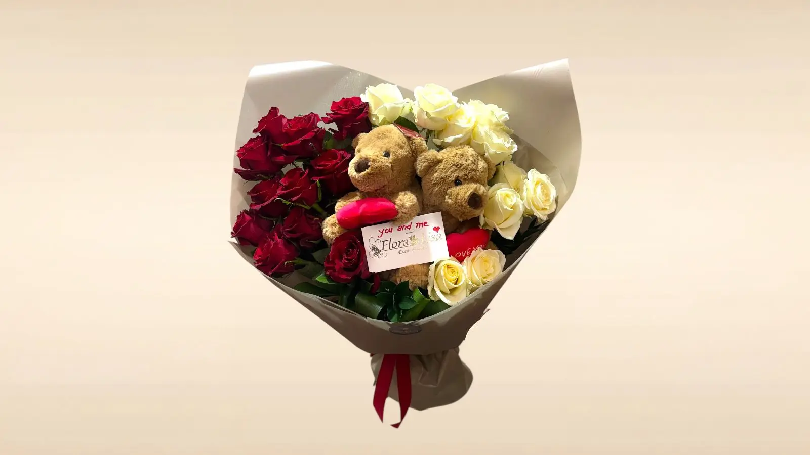 Buchet "Love and Me" – 21 Trandafiri & Ursuleti de Pluș - imagine 2