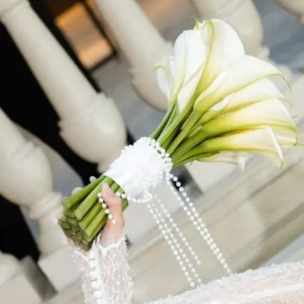 Buchet de mireasă elegant din cale albe