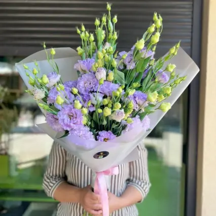 Buchet delicat cu 9 eustoma mov
