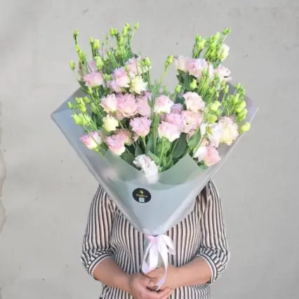 Buchet delicat cu 7 eustoma roz