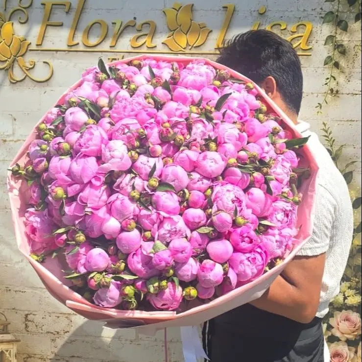 Buchet 101 bujori roz spectaculos
